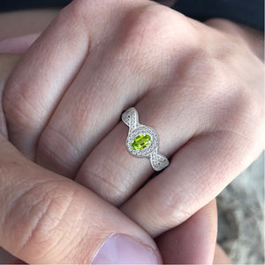 Exquisite Peridot and Diamond Engagement Ring in 14K White Gold