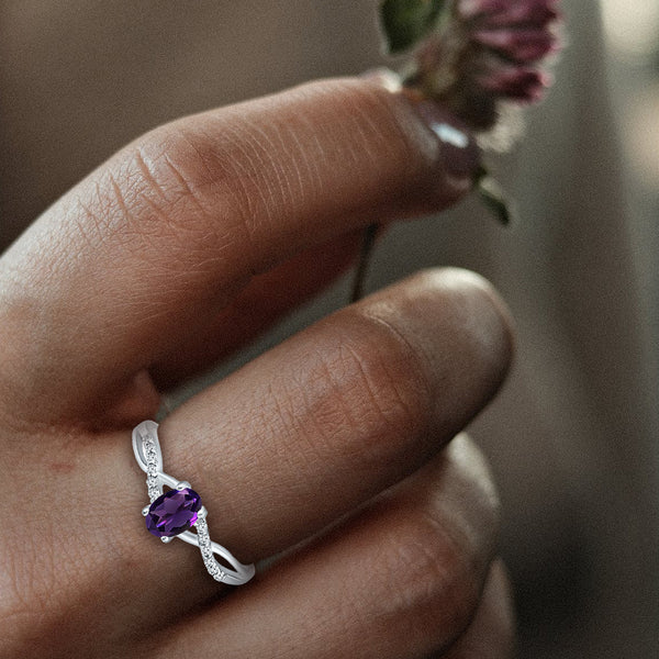 Exquisite Amethyst Gemstone and Diamonds Twisted Band Ring in 14K White Gold