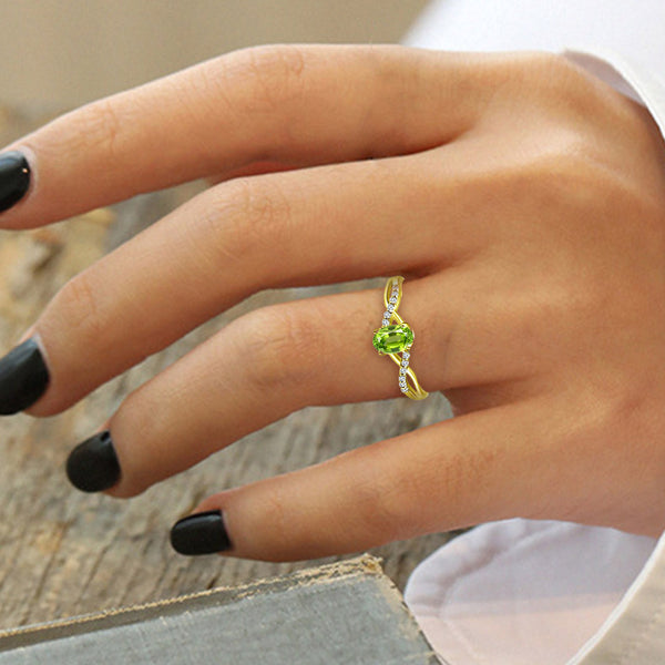 Exquisite Peridot Gemstone and Diamonds Twisted Band Ring in 14K Yellow Gold