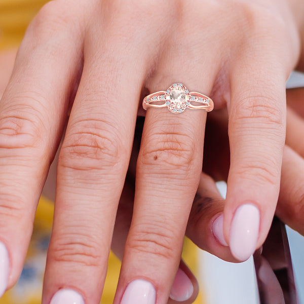 Exquisite Morganite Gemstone and Diamonds Ring in 14K Rose Gold