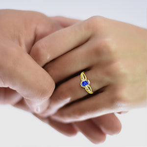 Exquisite Tanzanite Gemstone and Diamonds Ring in 14K Yellow Gold