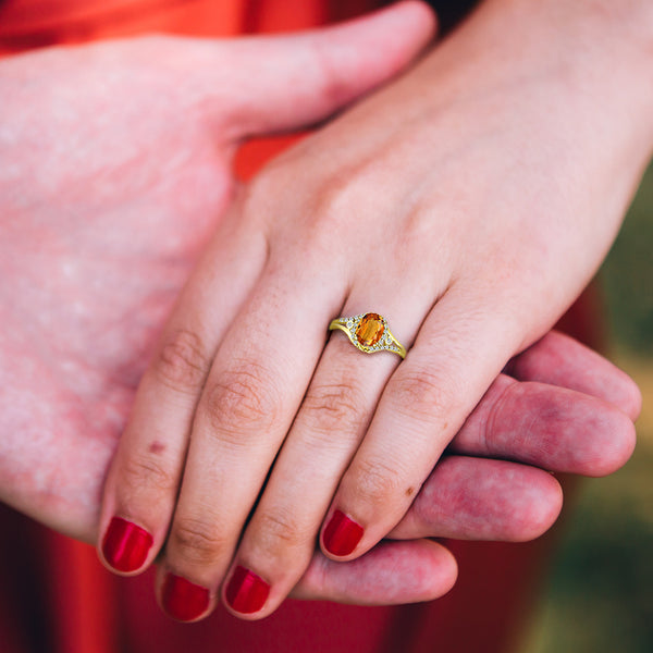 Exquisite 1.50 Carat Citrine Gemstone Ring with Diamonds in 14K Yellow Gold