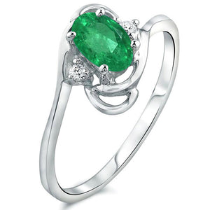 Diamond and Emerald Ring for Young Ladies in 14K White Gold